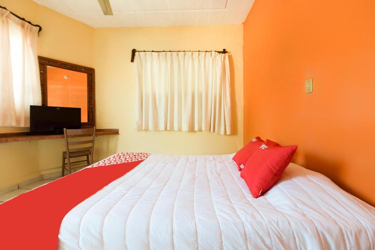 Oyo Camelinas Hotel 2*